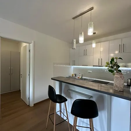 Square Apartment